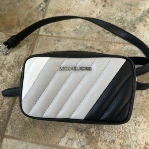 Michael Kors fanny pack excellent condition